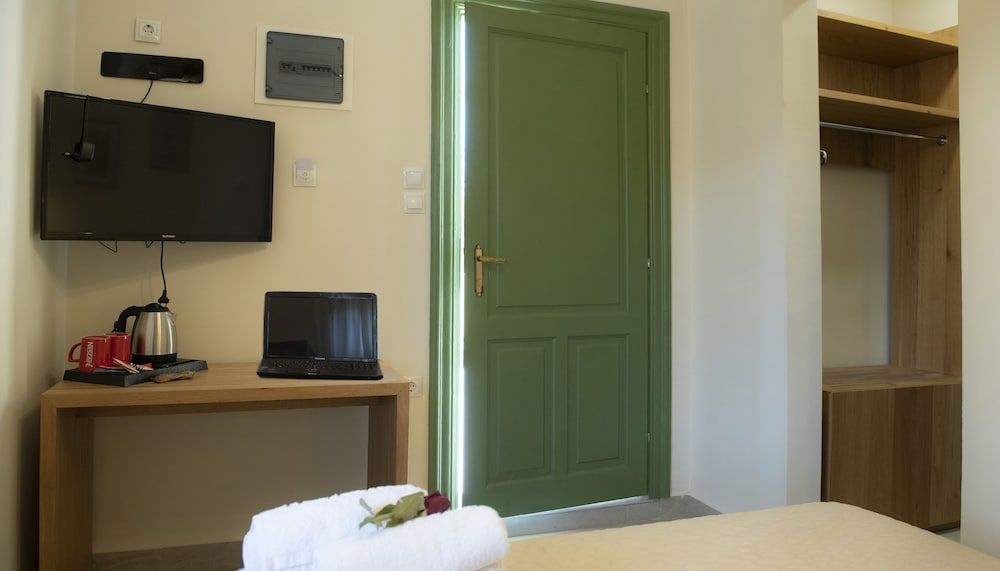 Beautiful City Suites Deluxe Double Room, Balcony 32