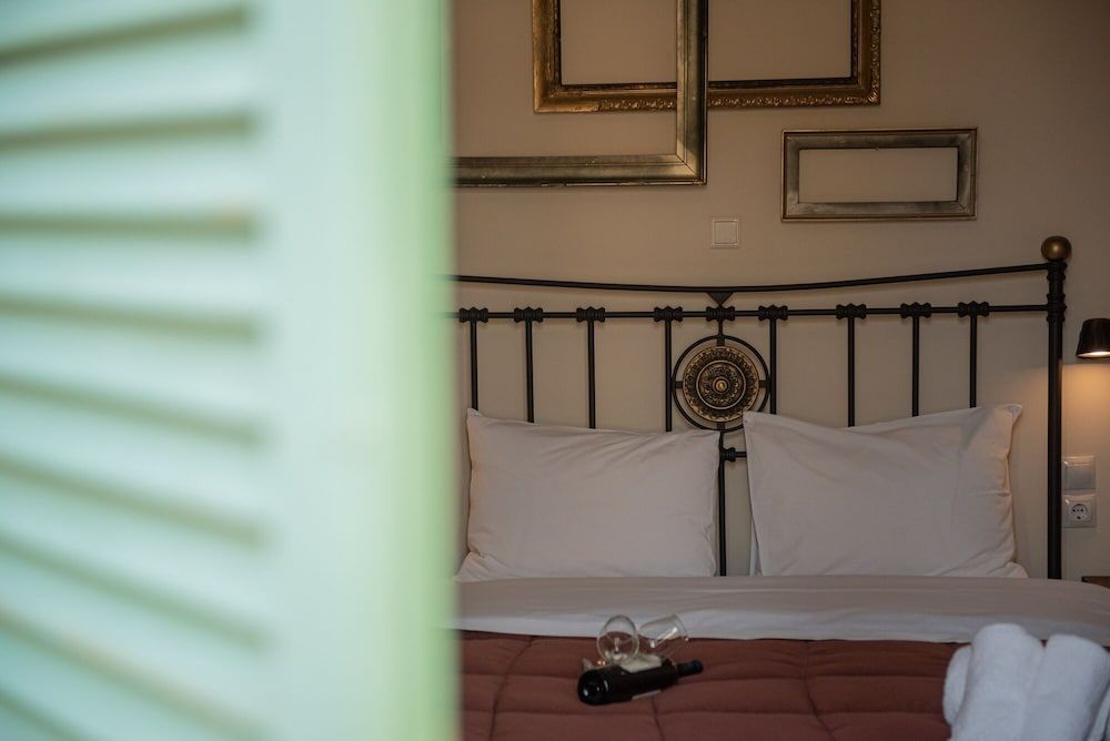 Beautiful City Suites Deluxe Double Room 14