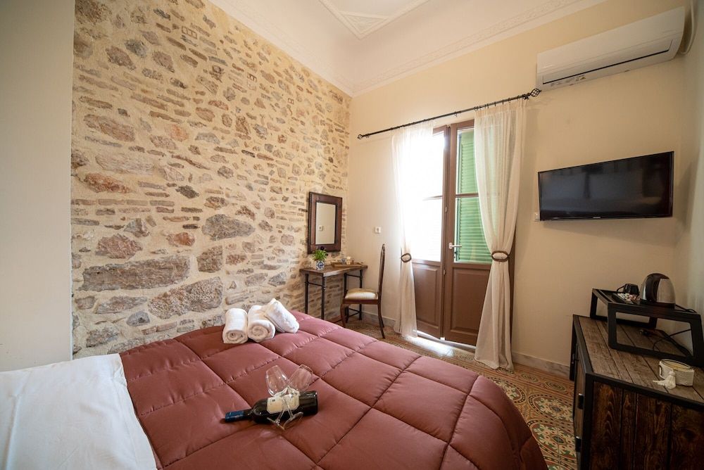 Beautiful City Suites Deluxe Double Room 13