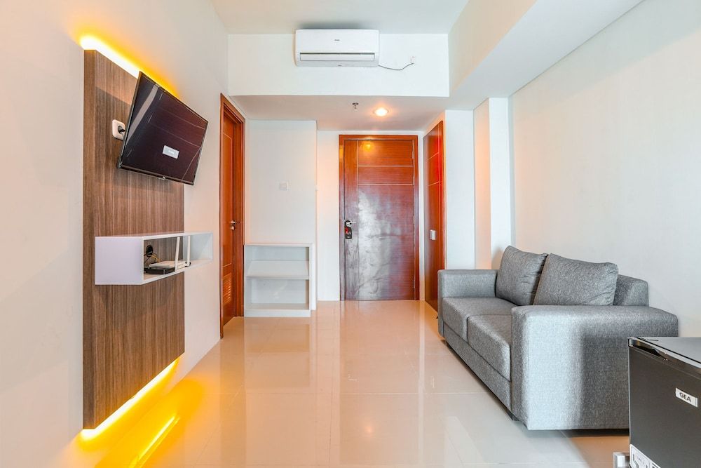 SUPER OYO Collection O 16 Vittoria Residence Deluxe Double Room 7