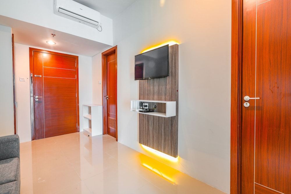 SUPER OYO Collection O 16 Vittoria Residence Deluxe Twin Room 8