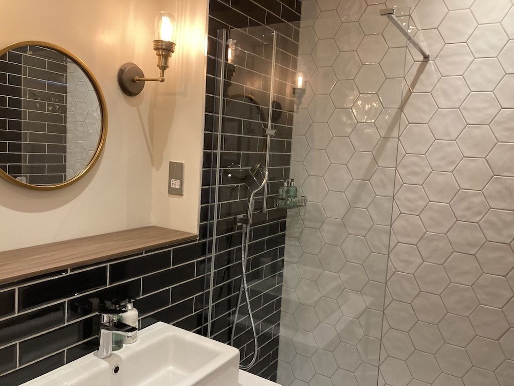 Downs Hotel Standard Double or Twin Room 4