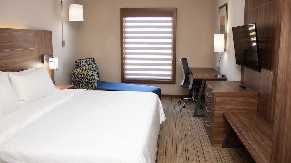 Standard Room, 1 King Bed (Top Floor)