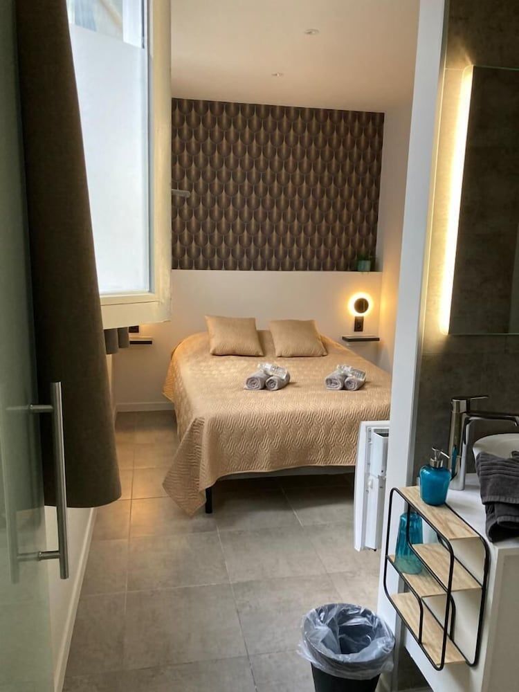 D28 Basic Double Room