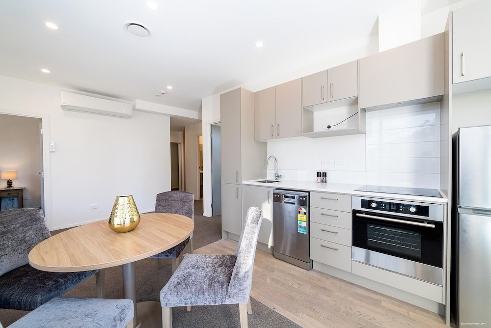 undefined Executive 2 Bedroom Apartment Remarkables Park 8