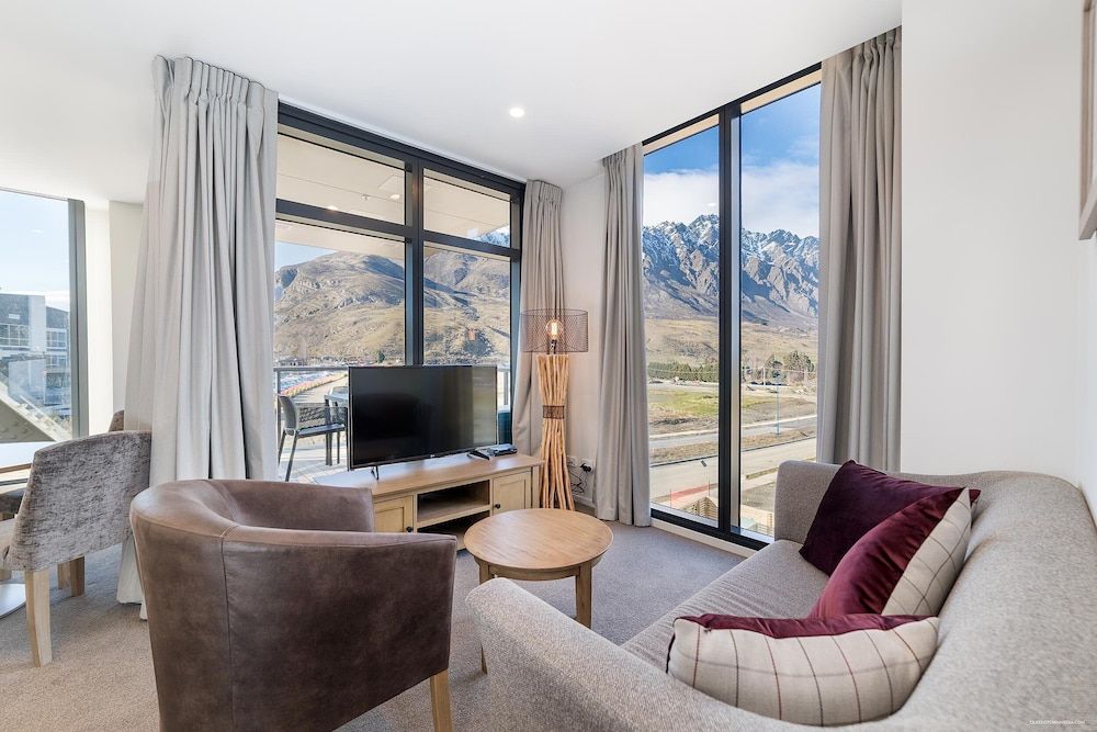 undefined Executive 2 Bedroom Apartment Remarkables Park