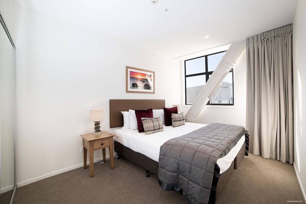 undefined Executive 2 Bedroom Apartment Remarkables Park 5