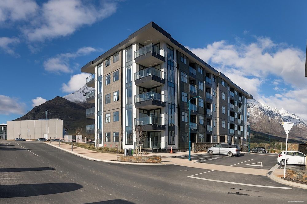 undefined Executive 2 Bedroom Apartment Remarkables Park 2