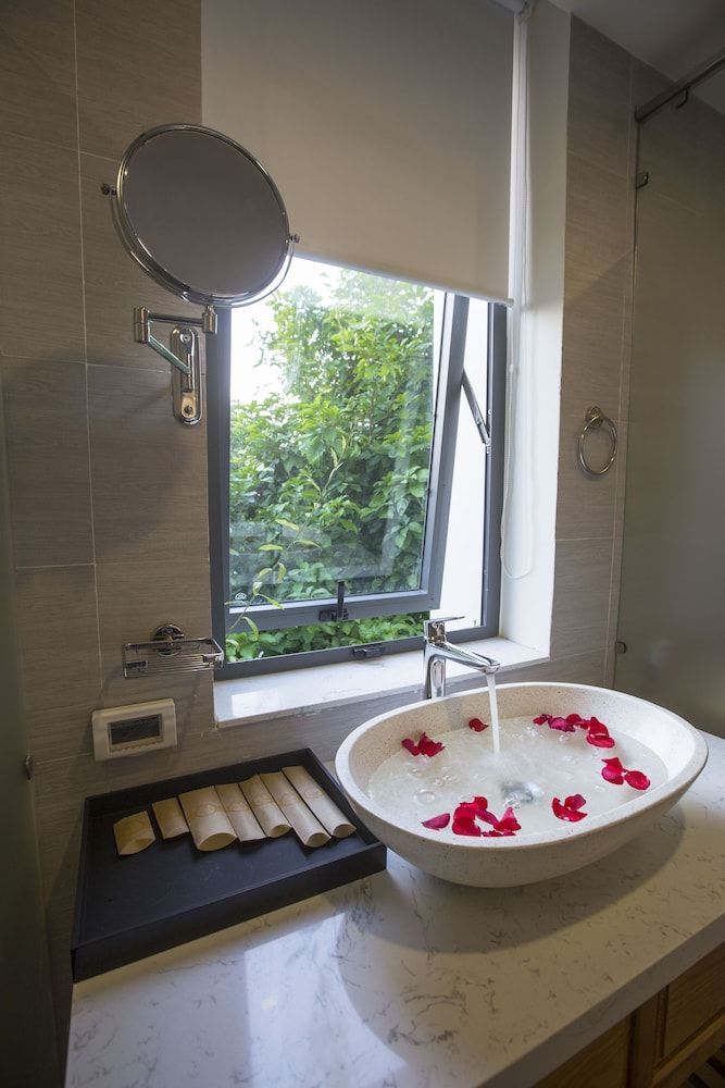 MaiChi Villa Hoi An Deluxe Double or Twin Room, Balcony, Pool View 5