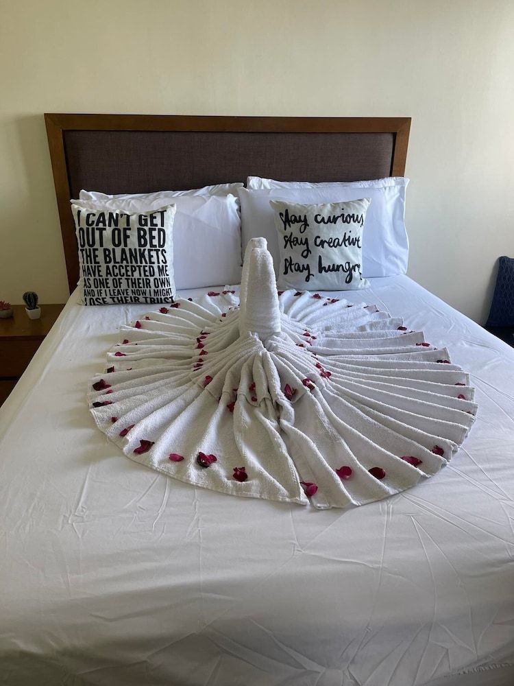 Green Residences Standard Condo, 1 Bedroom, City View 8