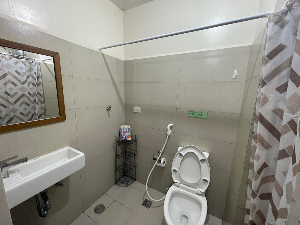 Green Residences Standard Condo, 1 Bedroom, City View 16