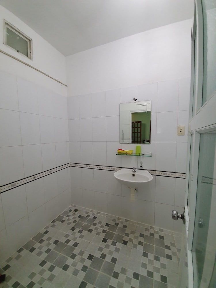 Truong Son Hotel Deluxe Family Room 5