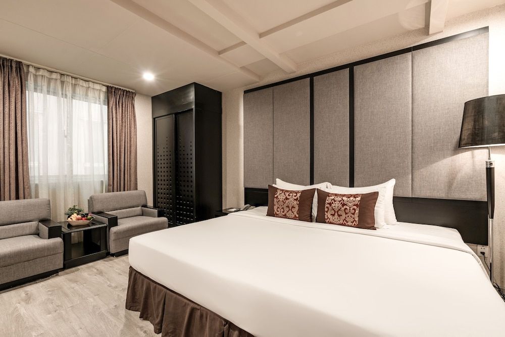 undefined Paragon Saigon Hotel 6