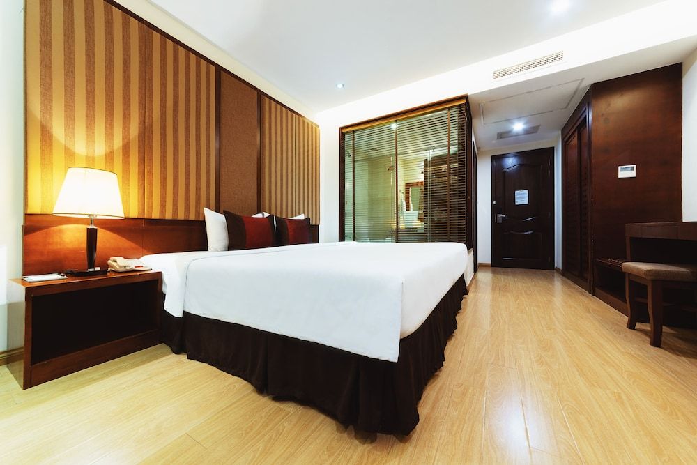 undefined Paragon Saigon Hotel 8