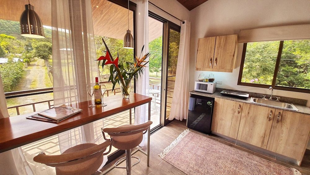 Villa Alejandro Exclusive Studio Suite, 1 Queen Bed, Kitchenette, Mountain View 4