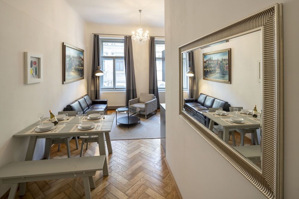 Old Town - Skorepka Apartments Family Apartment 12