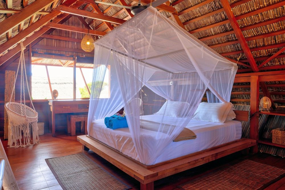 Loedi Bungalows Rote Deluxe Cottage, 1 Queen Bed, Pool View, Garden Area 4