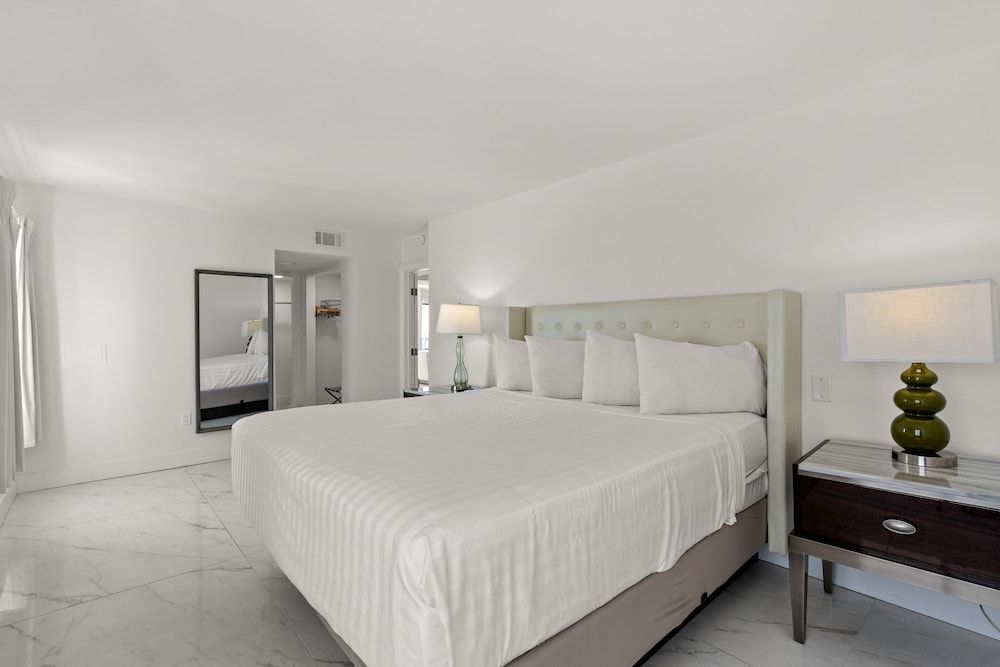 Standard Room, 1 King Bed