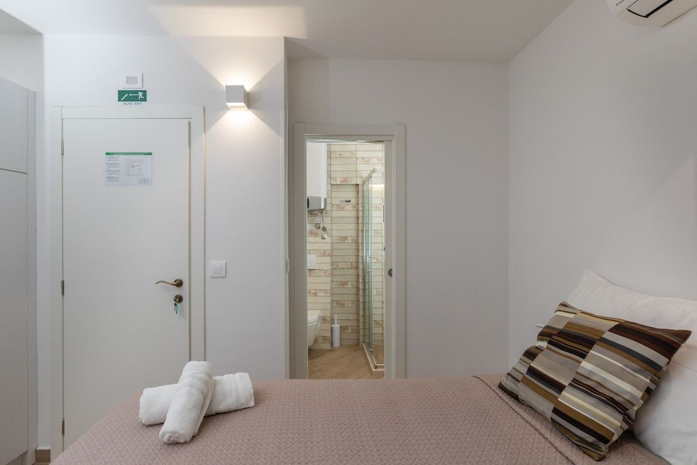 undefined Apartment & Rooms Palmotta 10