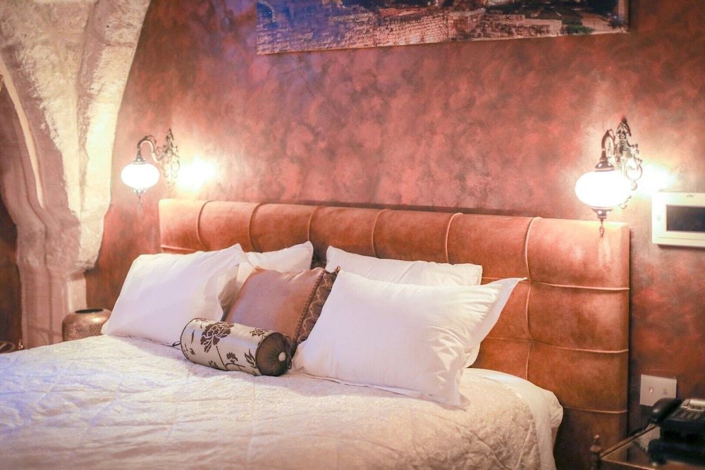 Economy Room, 1 Queen Bed