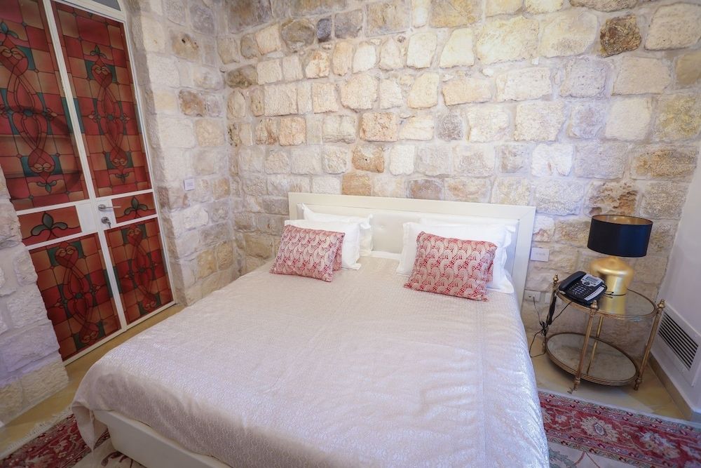 Economy Room, 1 Queen Bed