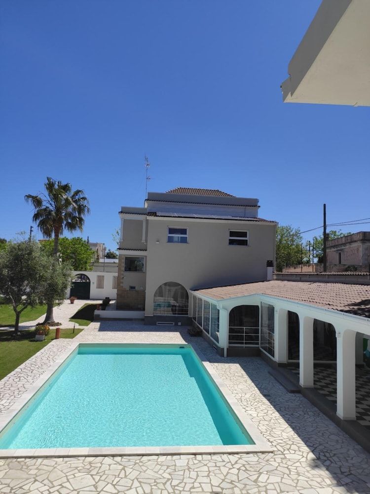 undefined Artemisia 10