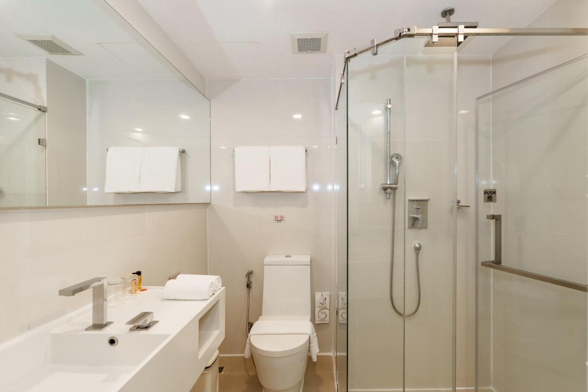 undefined Marvin Suites Hotel 6