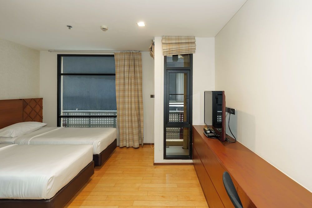 undefined Marvin Suites Hotel 9