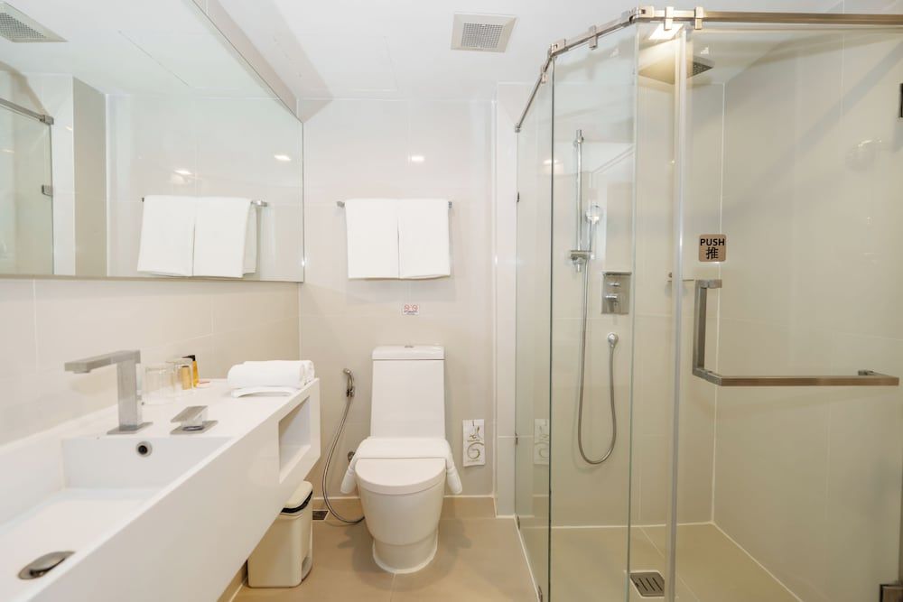 undefined Marvin Suites Hotel 10