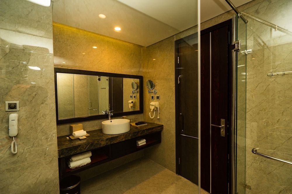 Eagle Hotel Family Suite, Multiple Beds, City View 4