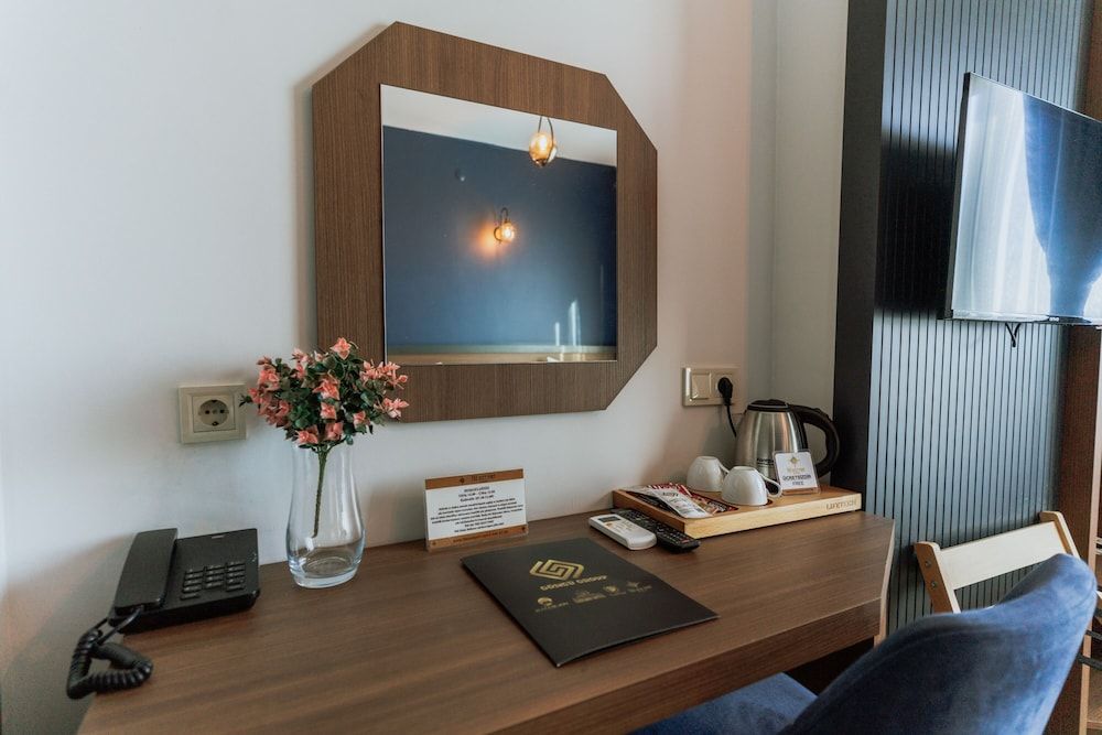 The Rest Port Hotel Classic Twin Room, 2 Twin Beds 6