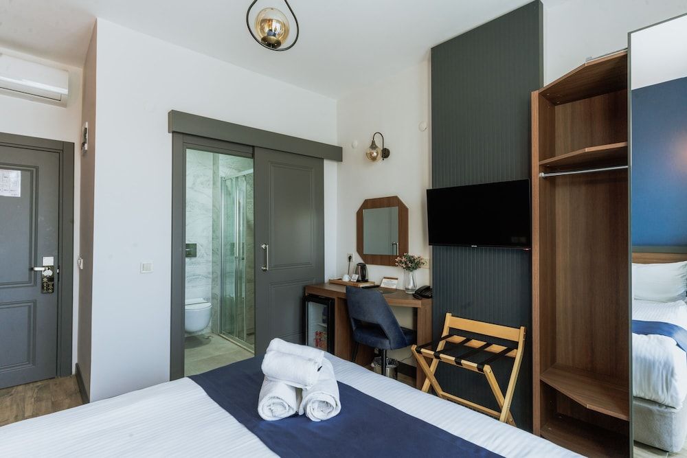 The Rest Port Hotel Classic Double Room 2