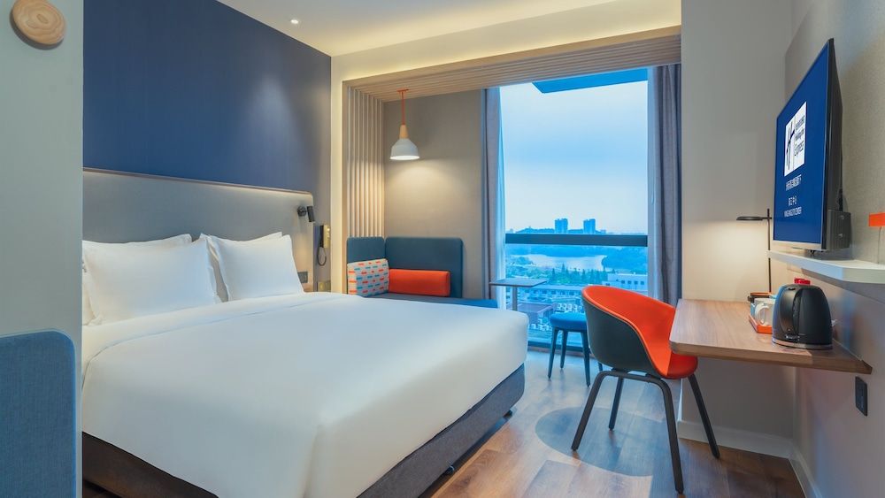 Standard Room, 1 King Bed