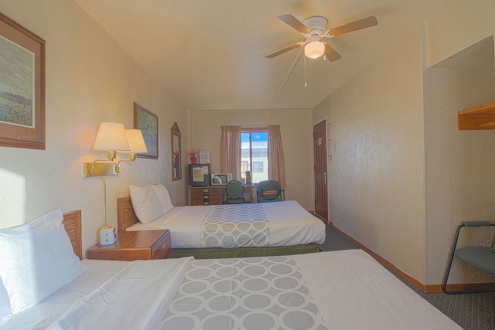 Room, Multiple Beds