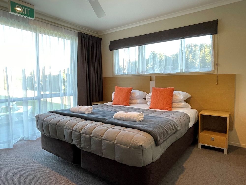 Four Bedroom Villa - Accessible room on request