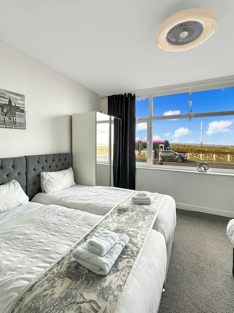 02 Apartment with Sea View: Ground Floor (plus 1 free baby)