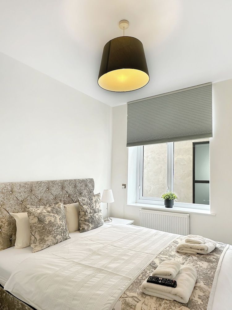 Granada Apartments Queen's Promenade 04 Apartment: Ground Floor (plus 1 free baby)