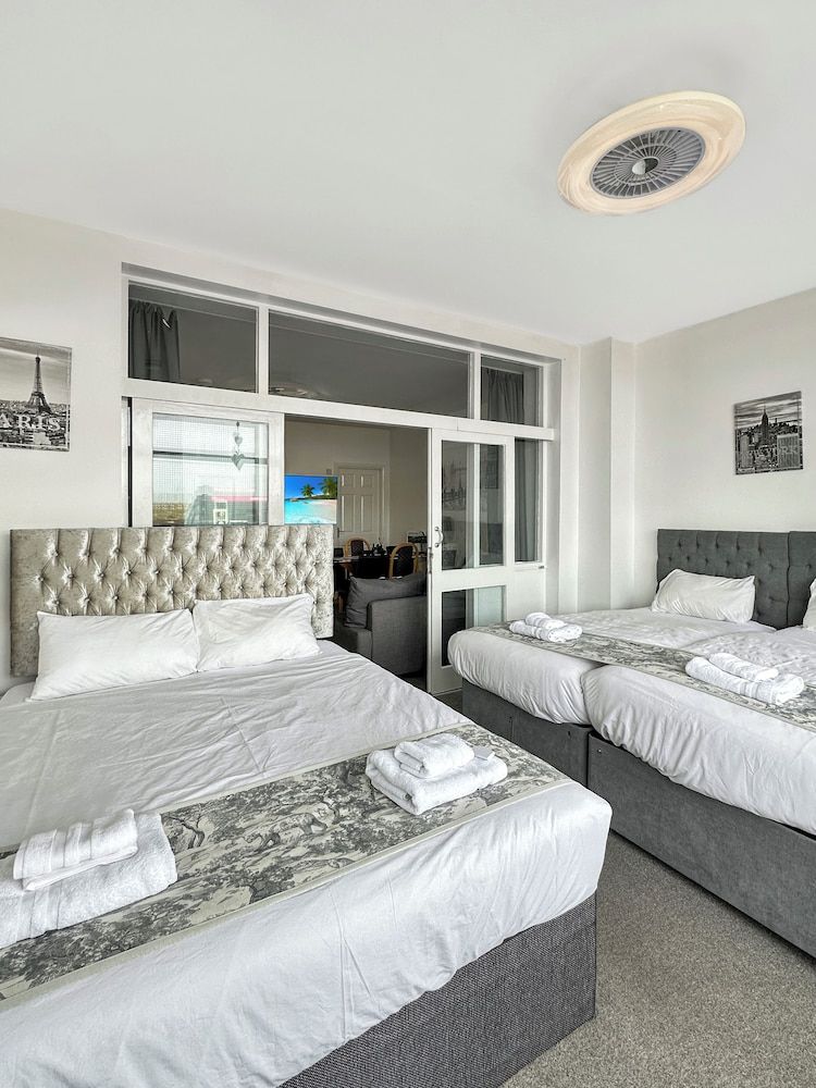 Granada Apartments Queen's Promenade