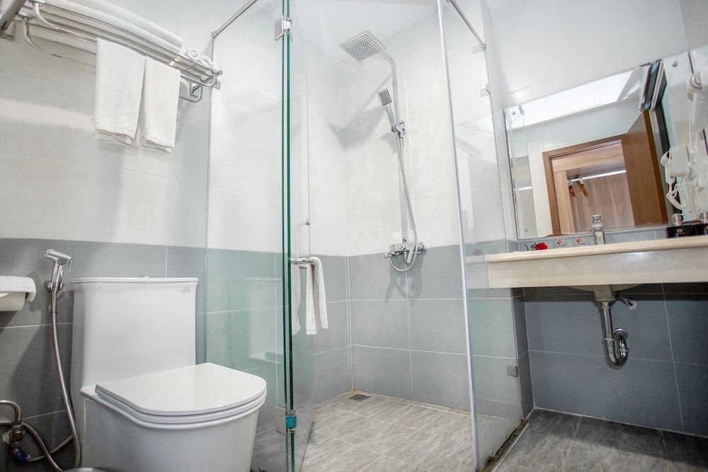 Momali Hotel Ninh Binh Deluxe Double Room, City View 6