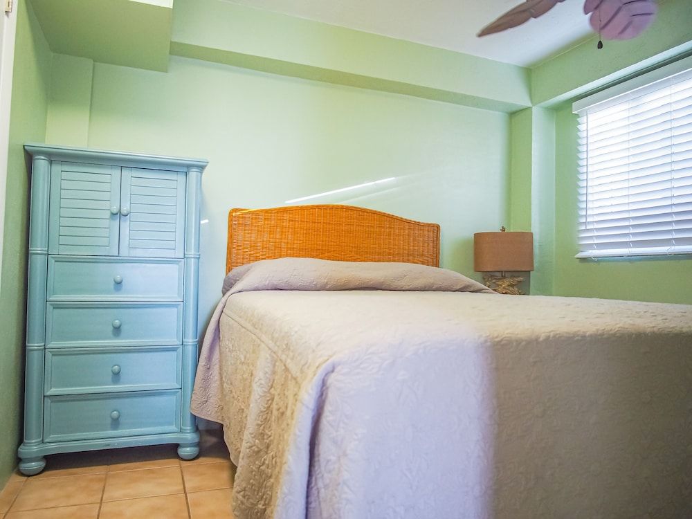 Ragged Edge Resort & Marina Comfort Studio