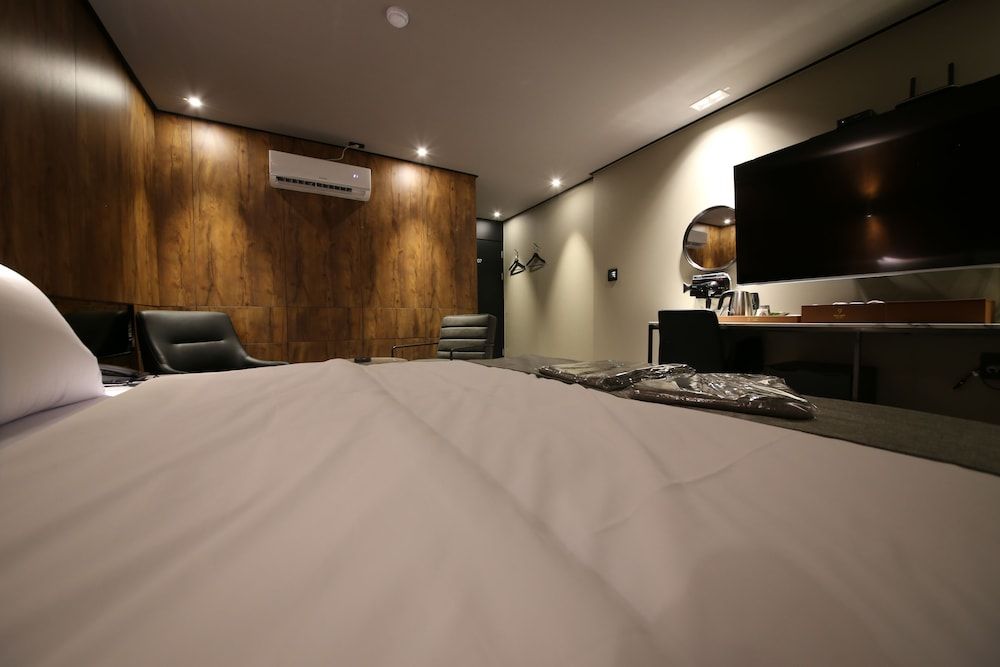 Ninespot Hotel Standard Room 5