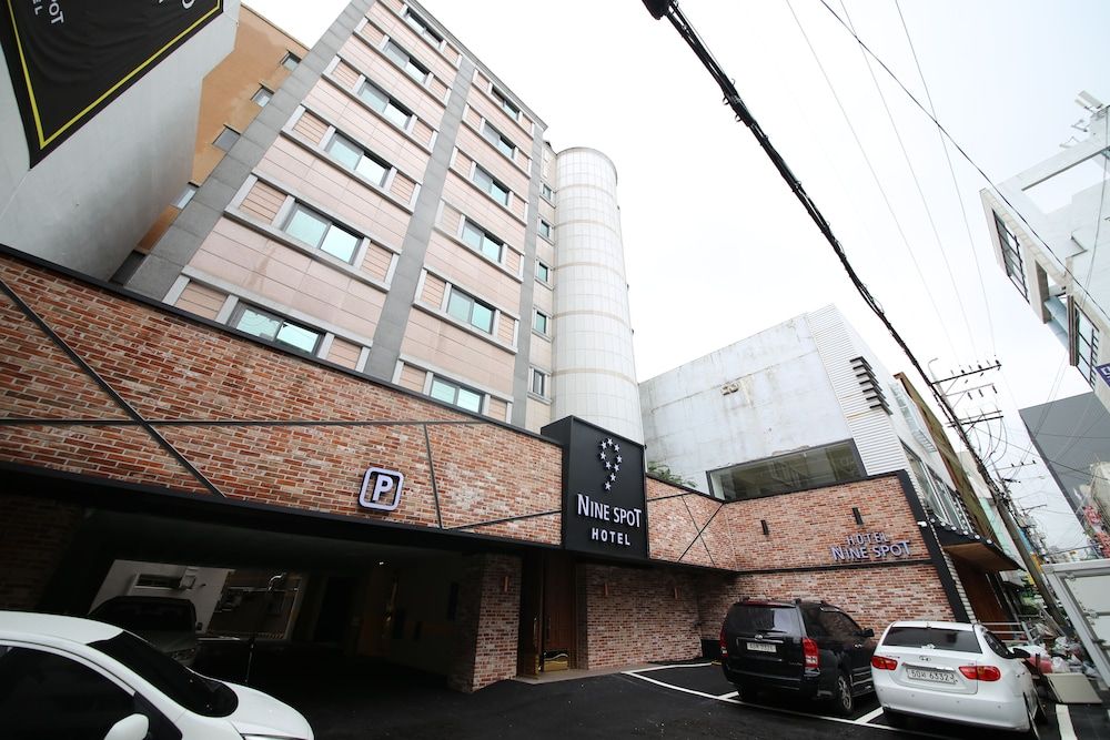 undefined Ninespot Hotel 3