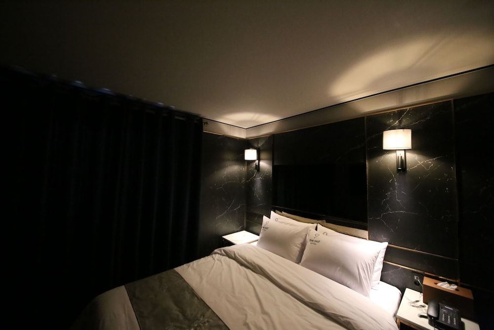 Ninespot Hotel Standard Room 18