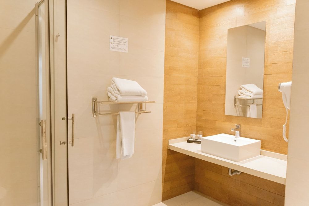 Hotel Plaza Central Canning Deluxe Room 8