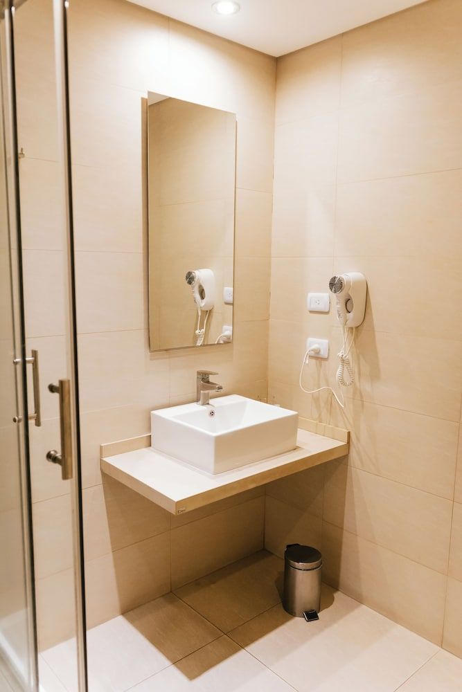 Hotel Plaza Central Canning Deluxe Room 6