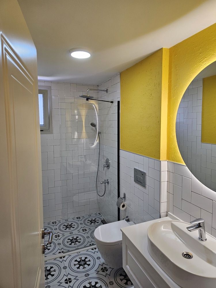 Kugu Urla Standard Double Room 9