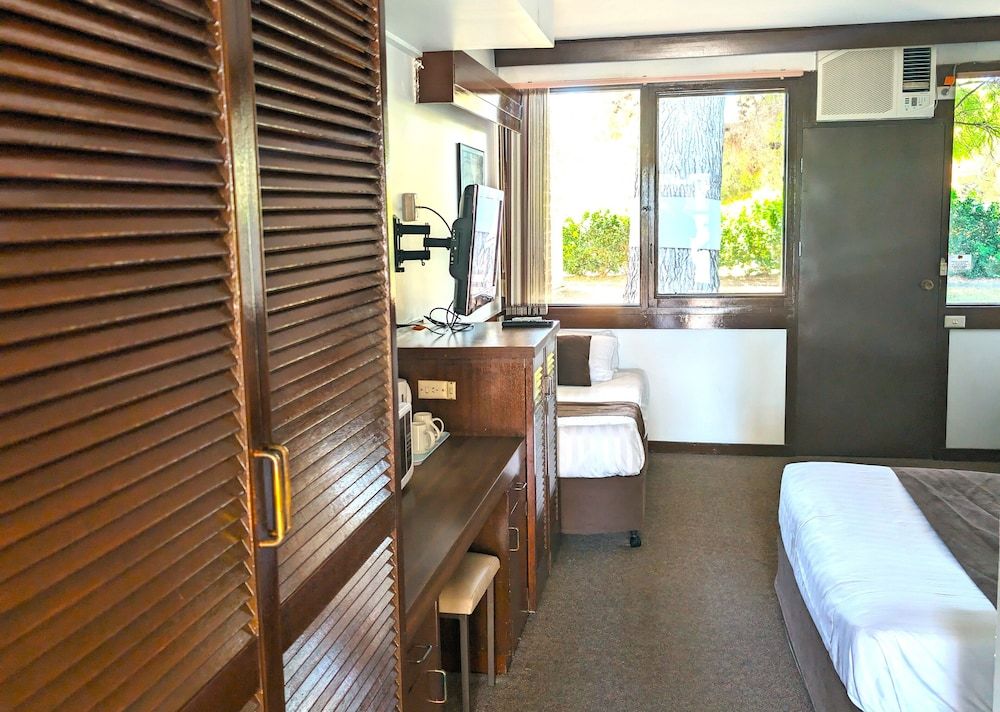 Mildura Golf Resort Standard Double Room 4