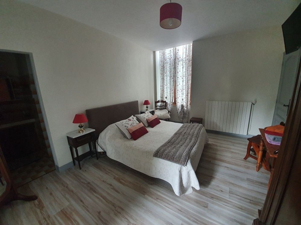 Chez Moutier Double Room 3