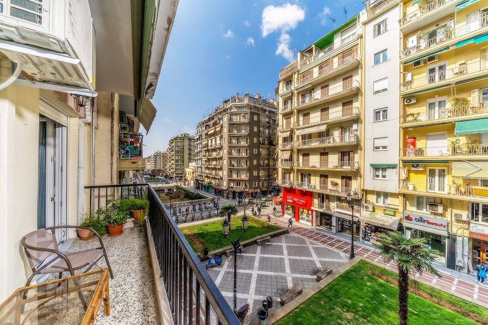 undefined Corona Deluxe Apt Must 2