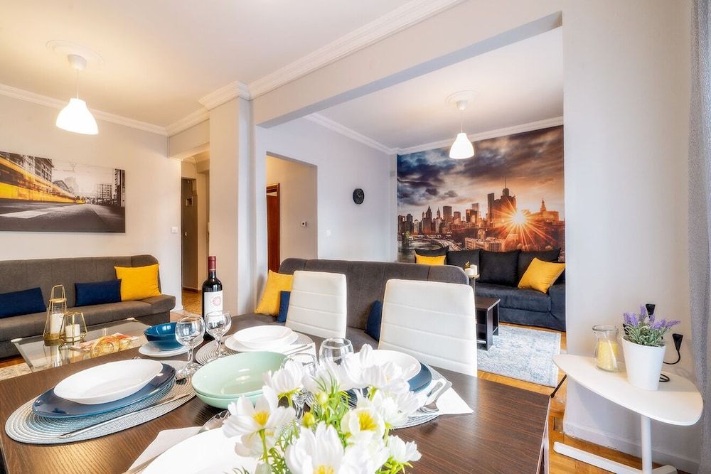 undefined Corona Deluxe Apt Must 5